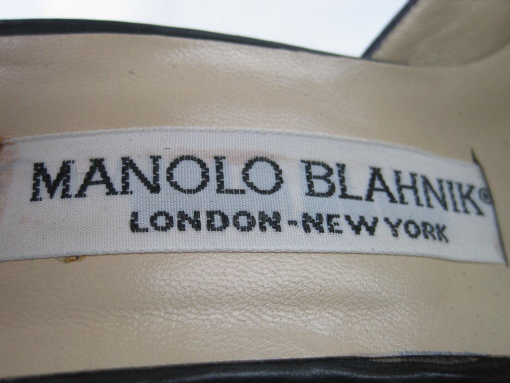 Manolo Blahnik Black Suede T-Strap Heels In Excellent Condition In Los Angeles, CA