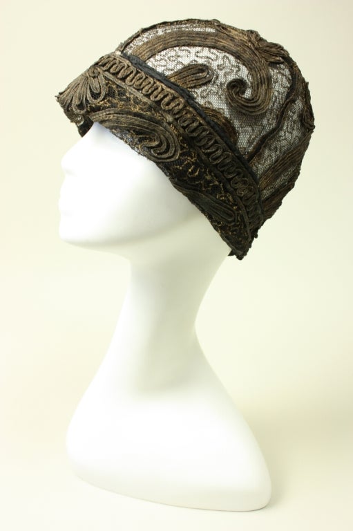 1920's Gold Bullion and Lace Cloche For Sale at 1stDibs