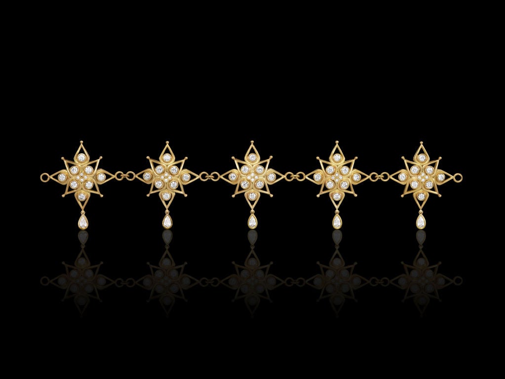 Bracciale Rosa Dei VentiI: Diamanti - Diamond Wind Rose Bracelet. 18k yellow gold, white diamonds. Handmade in three dimensions.