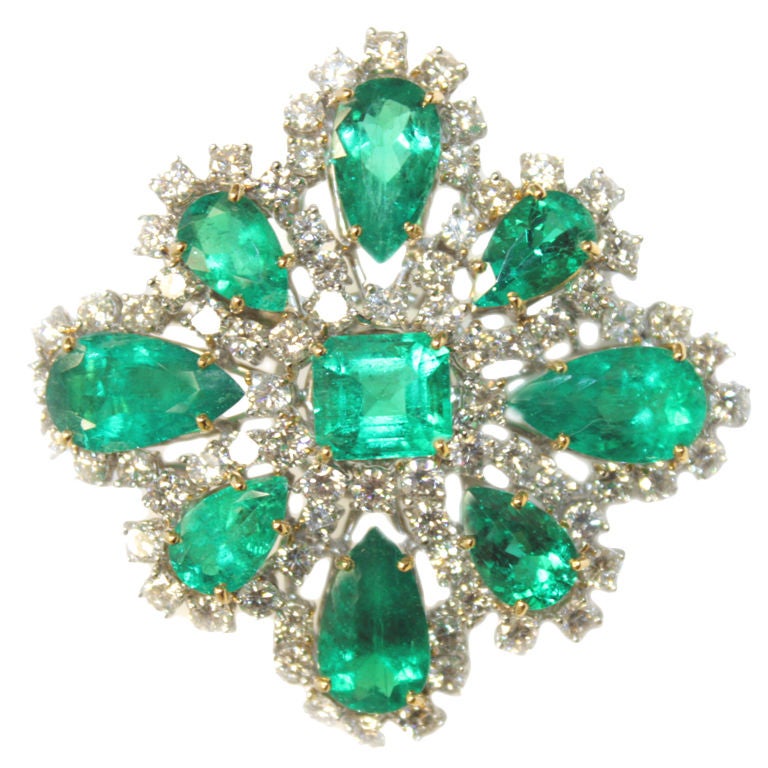 Columbian Emeralds and Diamond Brooch For Sale at 1stDibs