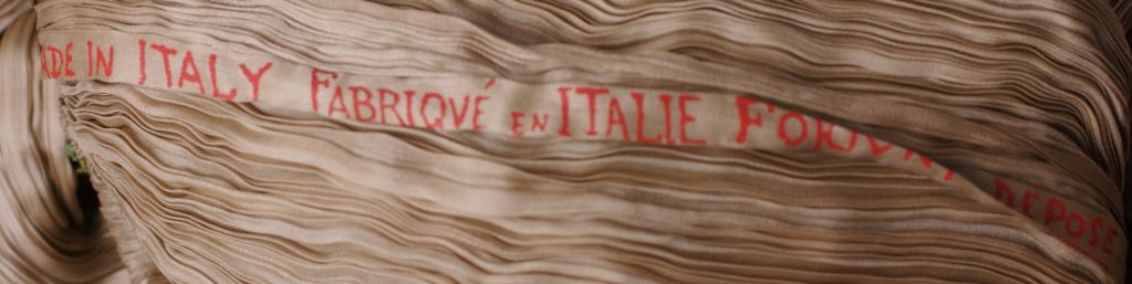 Mariano Fortuny Cafe au Lait  Delphos-Kleid 1