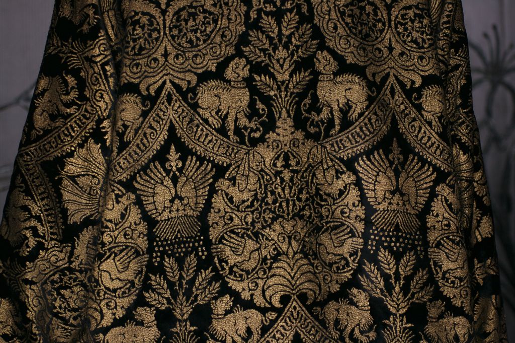 Mariano Fortuny Black  Stencilled Velvet Long Coat For Sale 4
