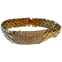 Elegant Van Cleef & Arpels diamond bracelet
