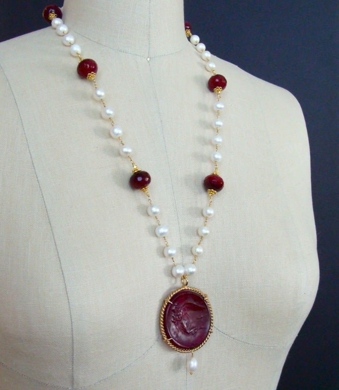 Red Venetian Intaglio Cameo Quartz Pearl Ruby Vittoria Angel Necklace In New Condition In Colleyville, TX