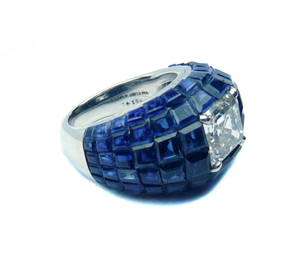 Women's VAN CLEEF & ARPELS Mystery Set Sapphire and Diamond Ring For Sale