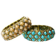 VAN CLEEF & ARPELS Pair of Coral and Turquoise Bracelets
