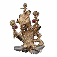 Charming Ruser Cherub Brooch