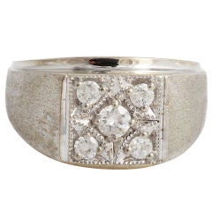 Bague florentine en or blanc et diamants, finition florentine