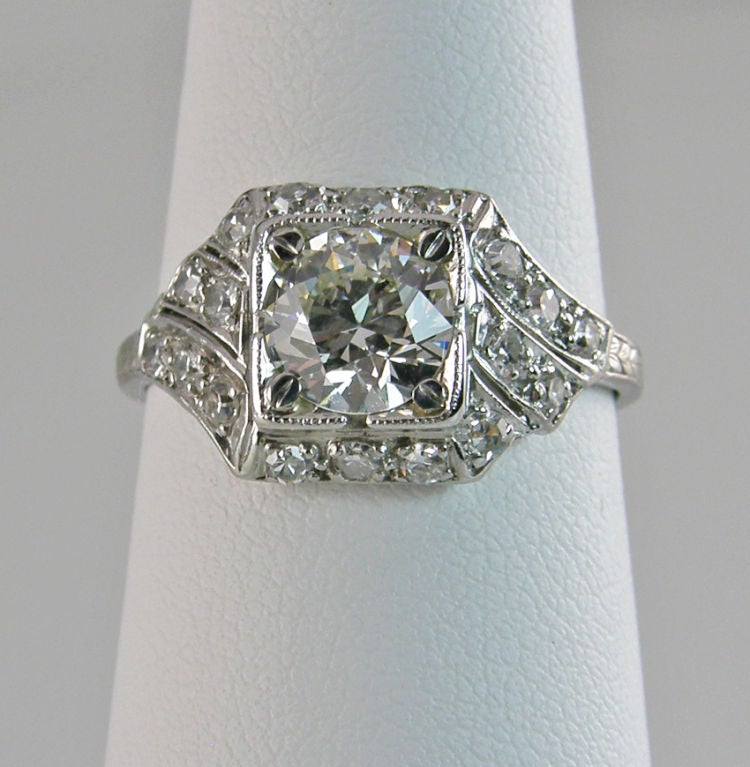 Art Deco Engagement ring 1.00ct I-SI1  (GIA) In Excellent Condition For Sale In Los Angeles, CA