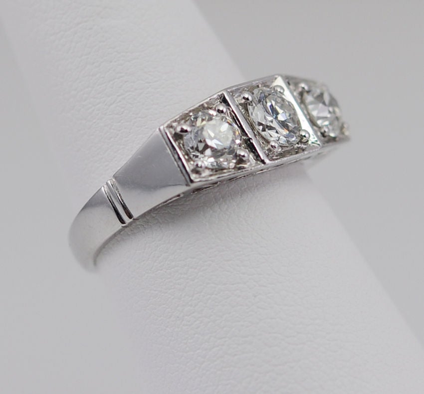 Women's Art Deco Three-Stone Old European Cut Diamond and Platinum Ring For Sale