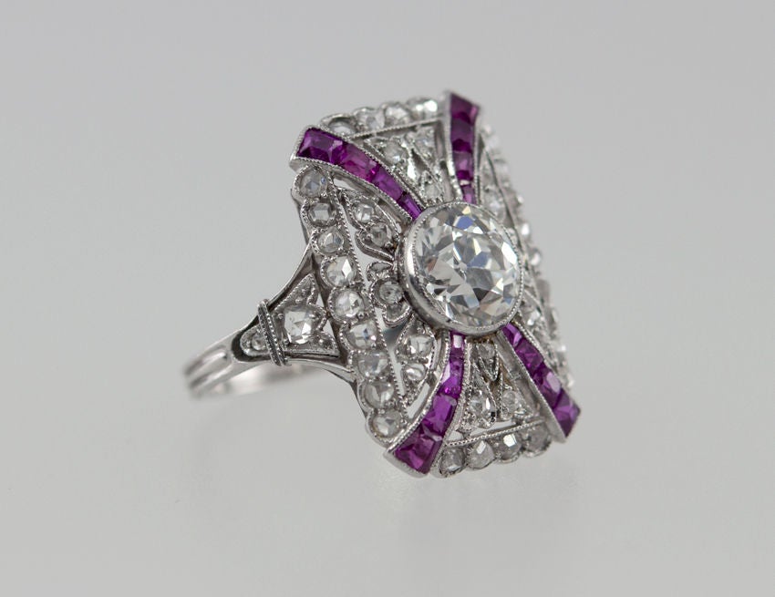 Edwardian Diamond and Ruby Platinum Ring, circa 1910 For Sale 1