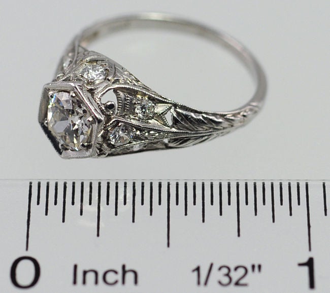 Women's Beautiful Antique Engagement Ring For Sale