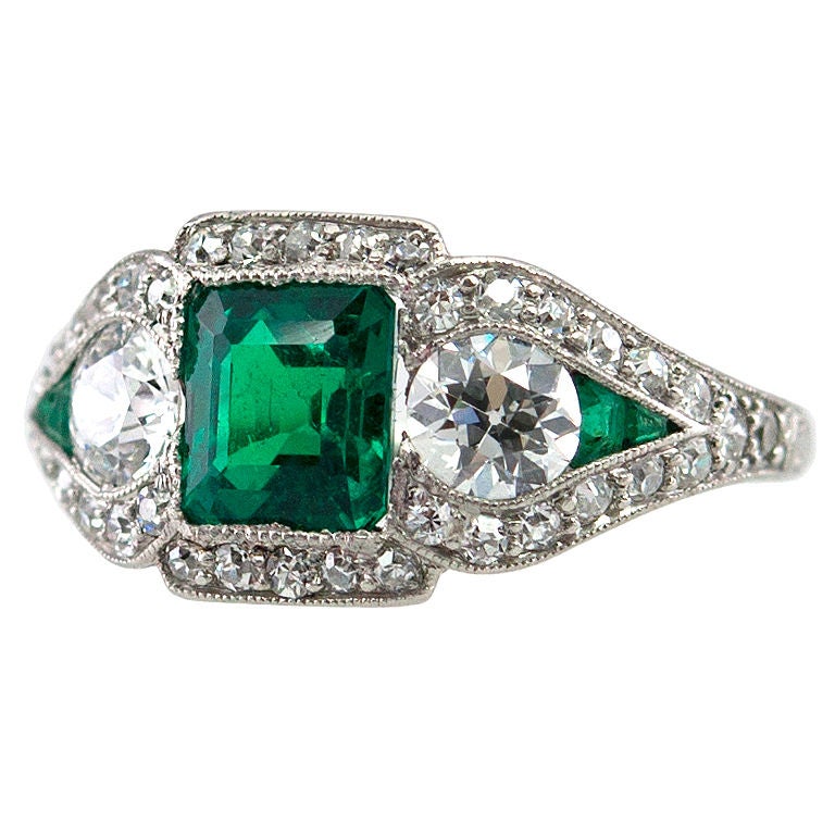 JE CALDWELL Art Deco Emerald Ring