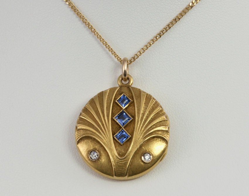Charming Art Nouveau Locket