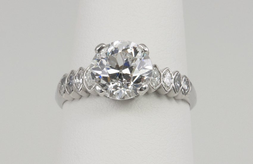 Art Deco GIA Certified 2.37 Carat Old European Cut Diamond and Platinum 1930s Ring For Sale