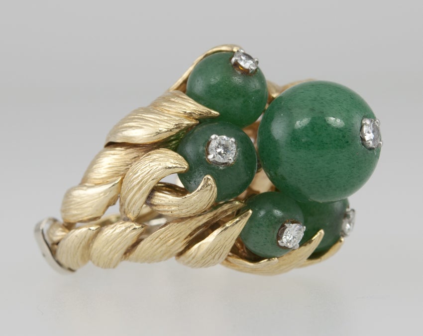 David Webb Chrysoprase and Diamond 18 Karat Yellow Gold Ring, circa 1970 In Excellent Condition For Sale In Los Angeles, CA