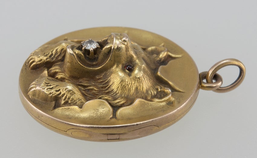 Women's Victorian Bear Locket For Sale