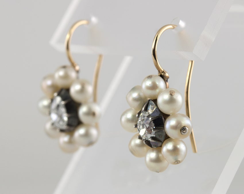 Pearl and Diamond Earrings In Good Condition In Los Angeles, CA