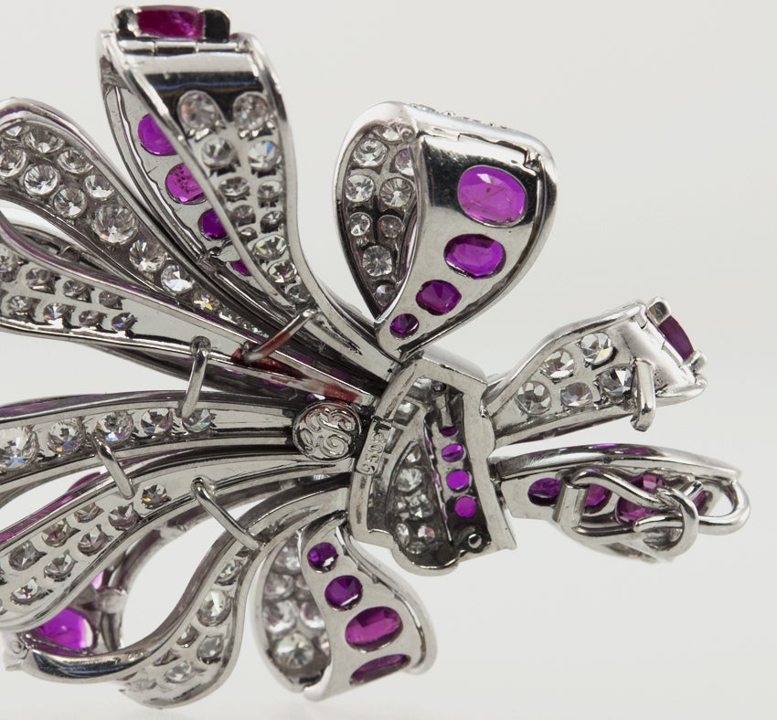 Vintage Ribbon Platinum Brooch with 10 Carat of Rubies and 8 Carat of Diamonds For Sale 2