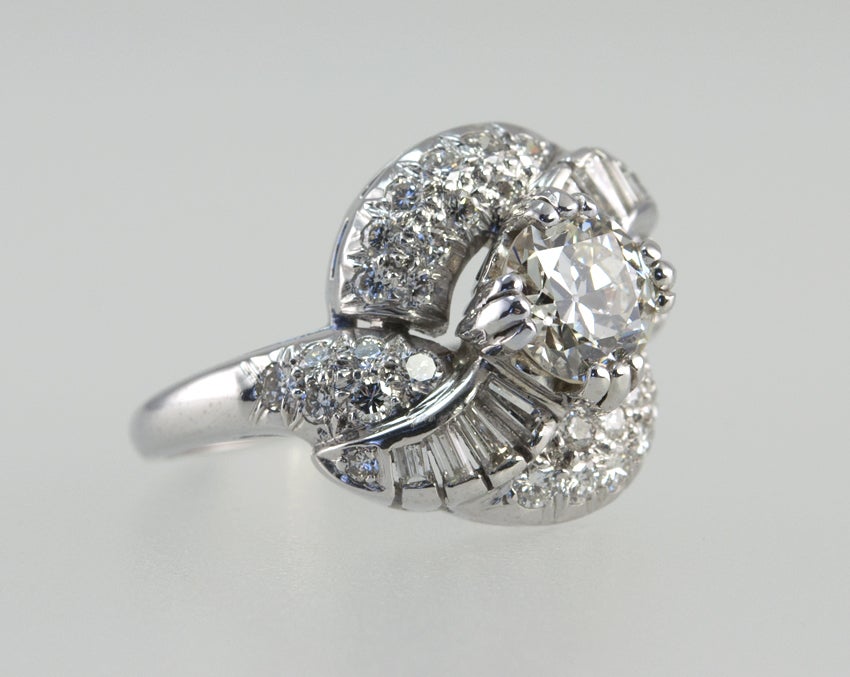 Women's 1.04ct. Diamond Cluster Ring For Sale