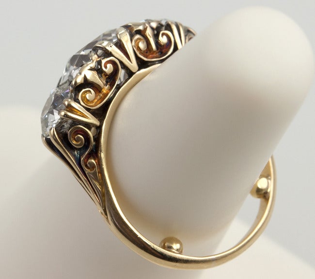Victorian Ring With Three Old European Cut Diamonds 2