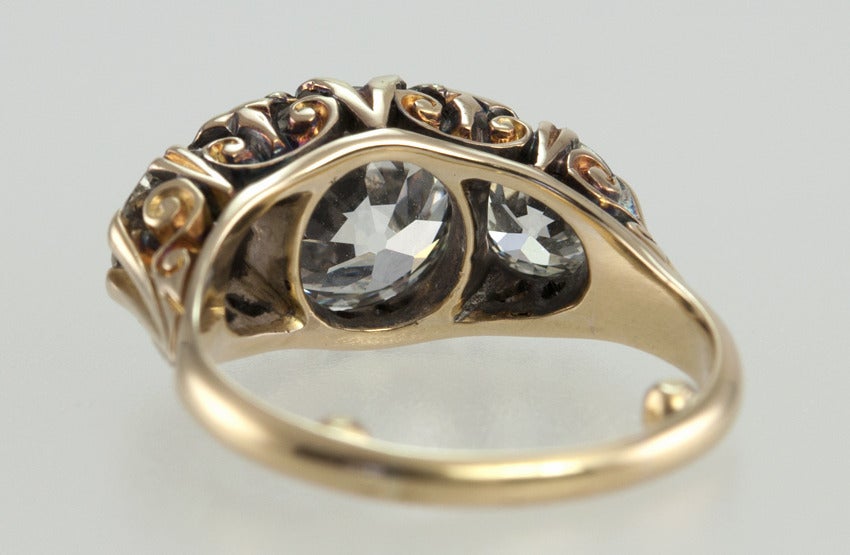 Victorian Ring With Three Old European Cut Diamonds 4