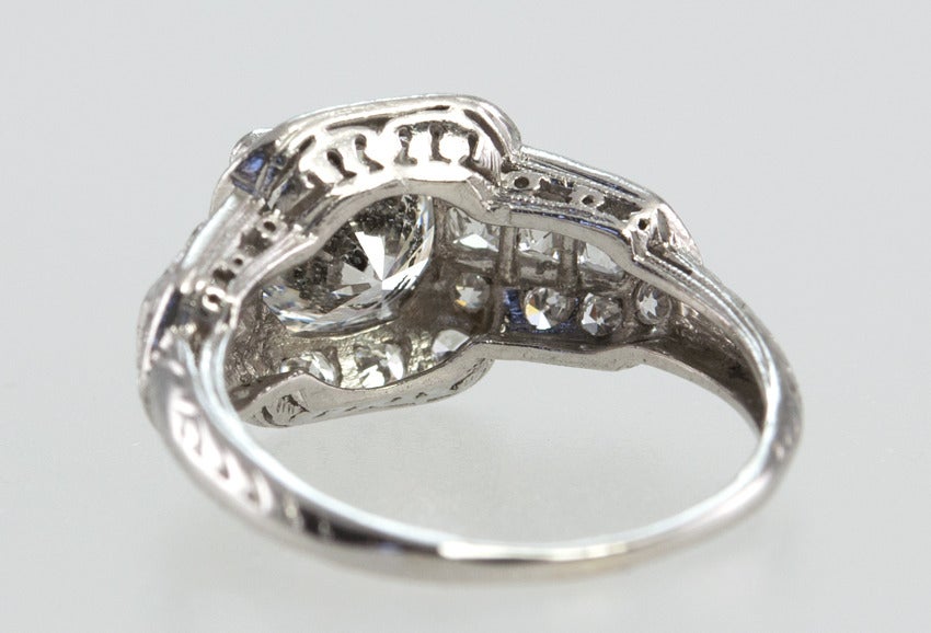 Art Deco Engagement Ring With 1.53 Carat Diamond For Sale 3