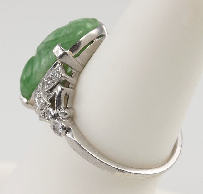 Art Deco Carved Jade Ring For Sale 1