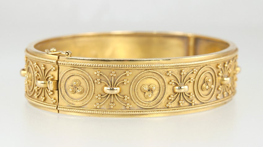 Etruscan Revival Bangle Bracelet In Good Condition For Sale In Los Angeles, CA