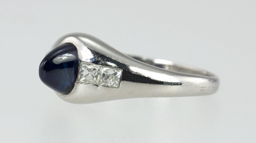 Women's or Men's Art Deco Cabochon Sapphire Ring For Sale