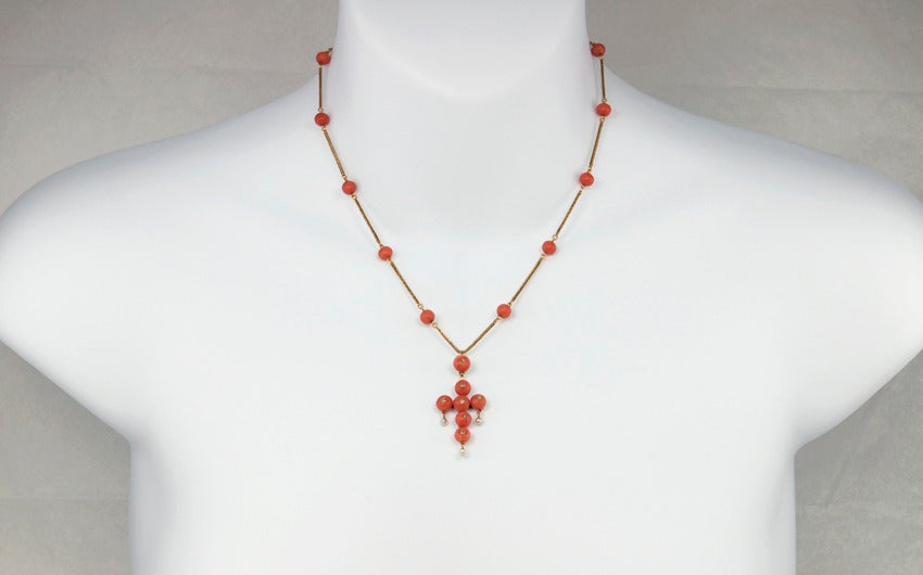 Victorian Coral Bead Necklace In Excellent Condition For Sale In Los Angeles, CA