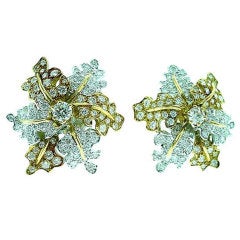 ELIZABETH   GAGE  Oak  Leaf  Diamond  Earrings