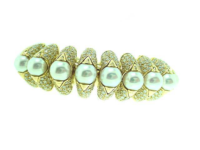 Women's Bulgari Celtaura Pearl Diamond Bracelet For Sale