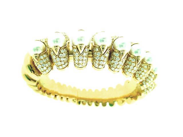 Bulgari Celtaura Pearl Diamond Bracelet For Sale 3