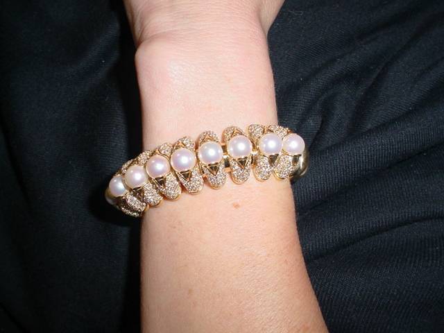 Bulgari Celtaura Pearl Diamond Bracelet For Sale 5