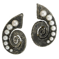 Sorab & Roshi Scroll Earrings with pearls
