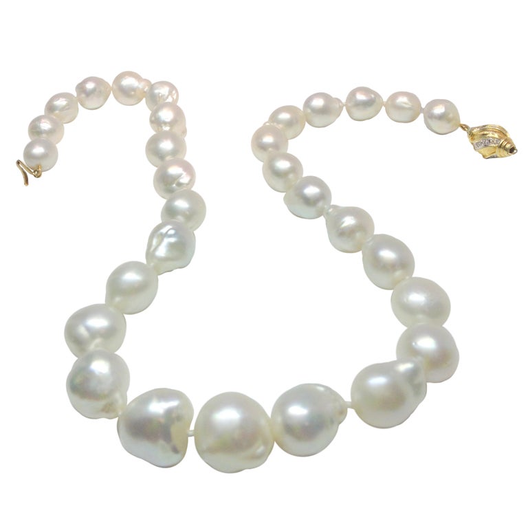 Baroque South Seal pearl necklace