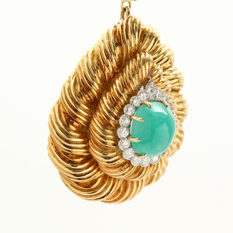 Women's DAVID WEBB Yellow Gold Chain with  Pendant Emerald and Diamond