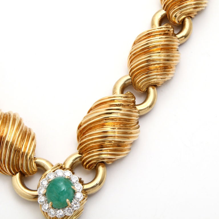 DAVID WEBB Yellow Gold Chain with  Pendant Emerald and Diamond 2