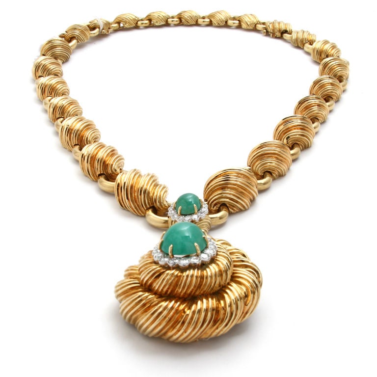 DAVID WEBB Yellow Gold Chain with  Pendant Emerald and Diamond 3