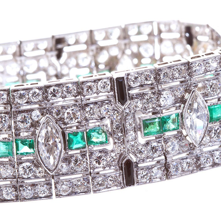 Art Deco Five Diamond Emerald Onyx Diamonds Buckle Bracelet 17.70 Carats 2