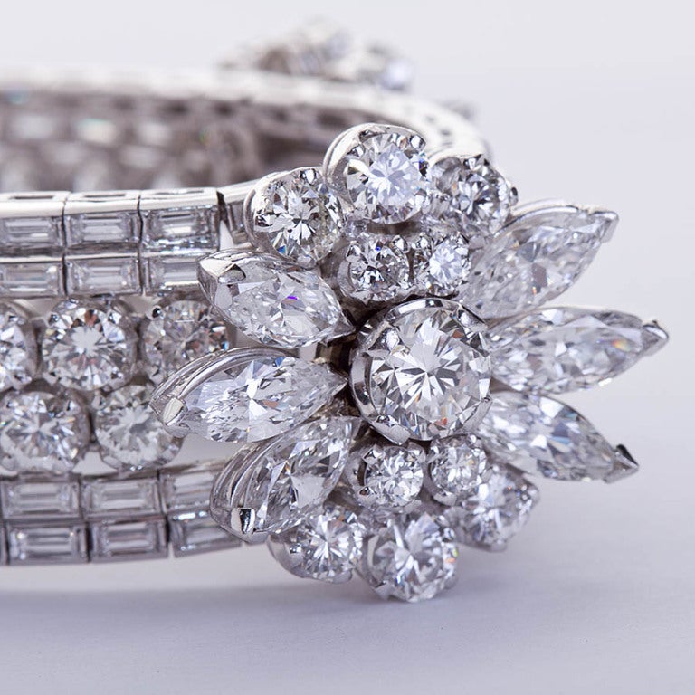 Women's 1940s Vintage Diamond Platinum Cluster Bracelet 38.50 Carat
