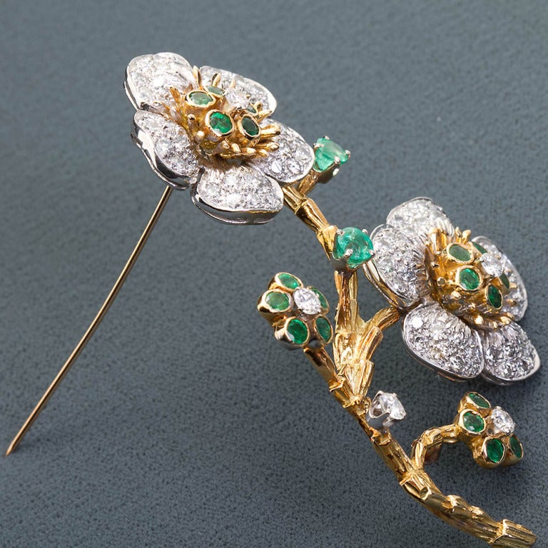 Emerald Diamond Flowers Brooch In Excellent Condition In Lakewood, NJ