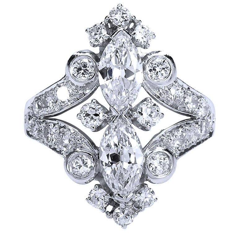 Elegant 1940s Diamond Platinum Ring