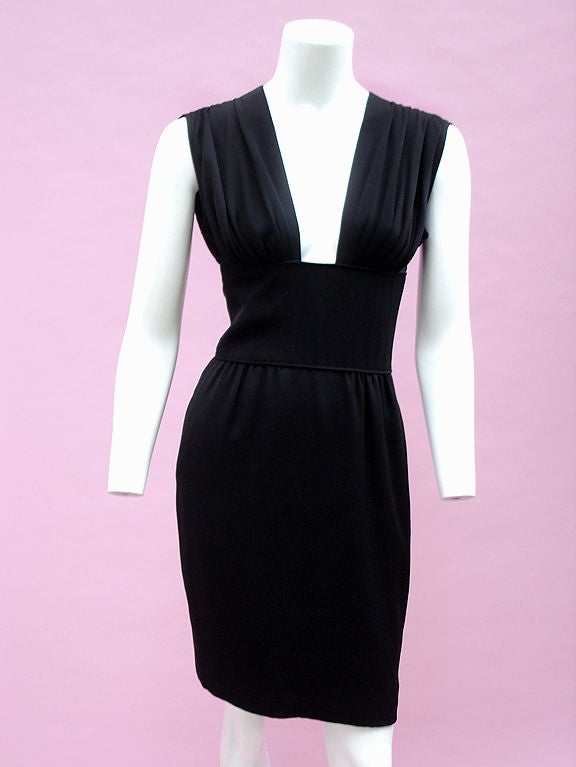 Bombshell alert! This 80s Valentino is just one of the most ladylike, sexy LBDs ever. Did the gorgeous guy finally ask you out? This is dress to wear to get a second date. Want to have a romantic evening with your husband? Here's the dress to seduce