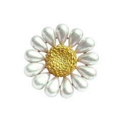 Vintage 80'S GIVENCHY DAISY BROOCH