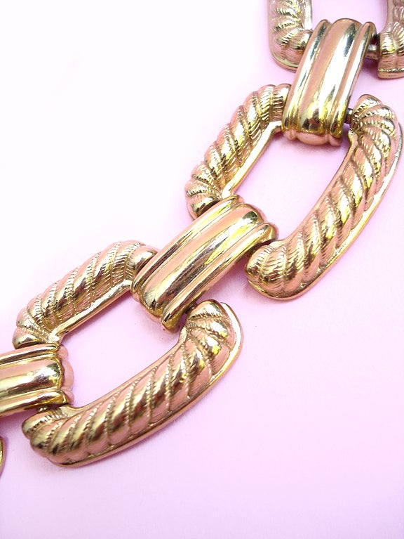 Women's 80S GIVENCHY BOLD GOLD NECKLACE