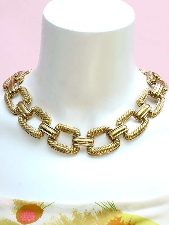 80S GIVENCHY BOLD GOLD NECKLACE 1