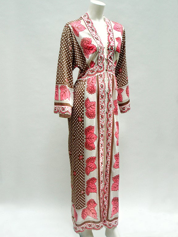 This Is Truly Spectacular In The Vintage Pucci World--A Bohemian-Chic Robe With A Bit Of Kimono Detailing . . . Love The Bell Sleeves And The Five-Button Closure . . . Buttons Are Matching, Fabric-Covered With Loops . . . .

Love Love The