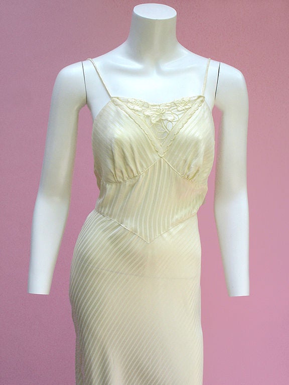 70S YOUNG EDWARDIAN SATIN STARLET